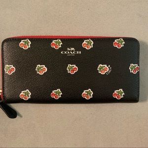 NWOT Coach Black Cherries Accordian Wallet